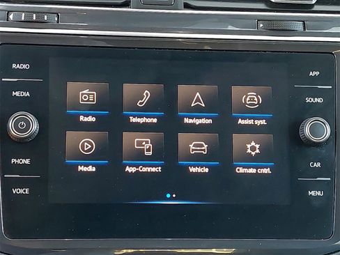 Used 2022 Volkswagen Tiguan SE image 23