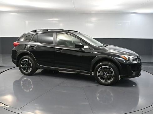 Used 2022 Subaru Crosstrek 2.0i Premium w/ Moonroof Package image 4