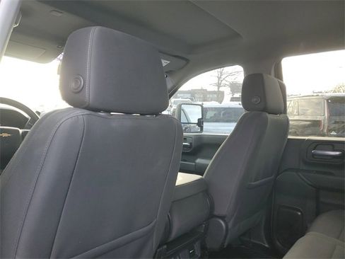 Used 2024 Chevrolet Silverado 2500 Custom w/ Custom Value Package image 10