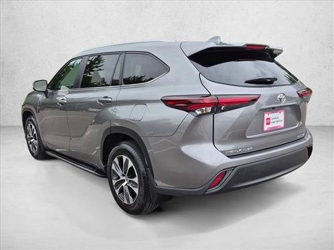 Certified 2026 Toyota Highlander XLE AWD/4WD image 8