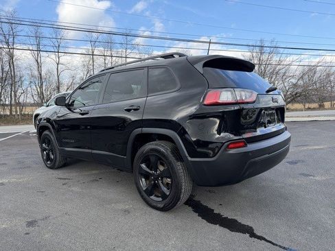 Used 2019 Jeep Cherokee Latitude Plus image 3