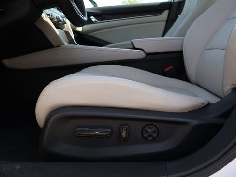 Certified 2022 Honda Accord Touring image 31