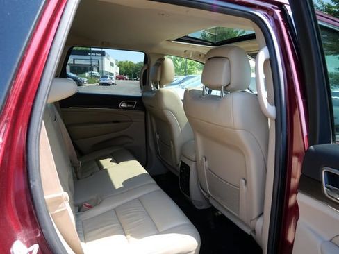 Used 2016 Jeep Grand Cherokee Limited AWD/4WD image 9
