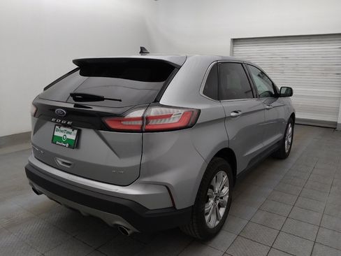 Used 2024 Ford Edge Titanium image 9