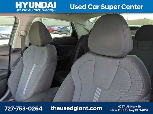 Certified 2024 Hyundai Elantra SE FWD image 7