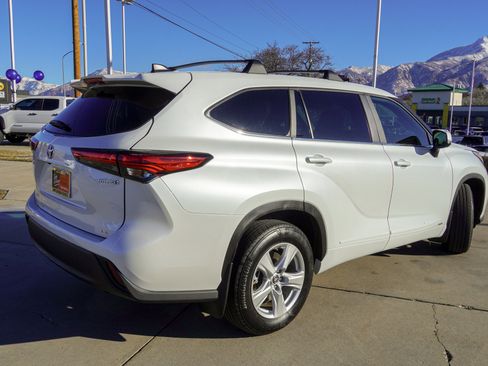 Certified 2023 Toyota Highlander LE image 8