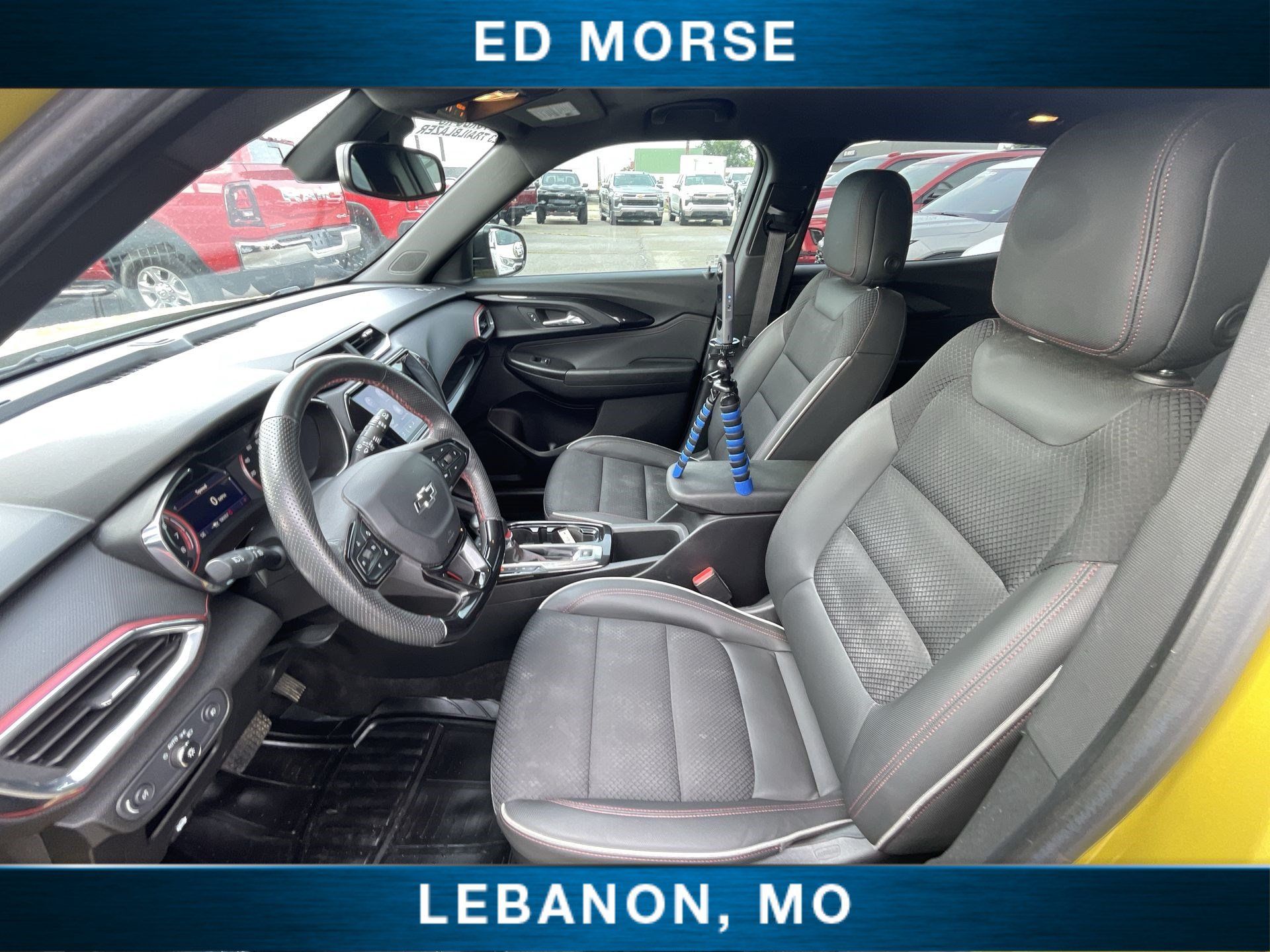 Used 2023 Chevrolet TrailBlazer RS w/ Sun and Liftgate Package FWD image 19