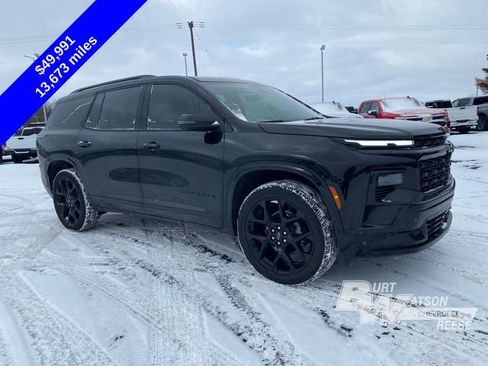 Used 2025 Chevrolet Traverse RS image 11