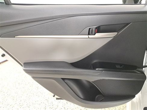 Used 2025 Toyota Camry SE image 14