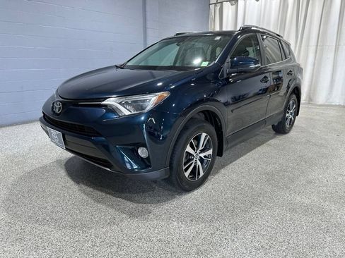 Used 2017 Toyota RAV4 XLE w/ Plus Extra Value Package AWD/4WD image 5