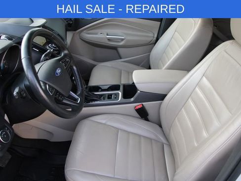Used 2019 Ford Escape Titanium image 16