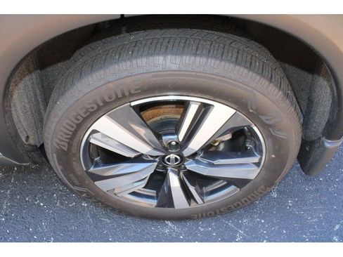 Used 2021 Nissan Rogue Platinum image 8