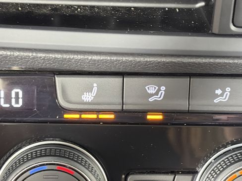 Used 2020 Volkswagen Jetta SE FWD image 21