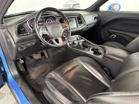 Used 2015 Dodge Challenger SXT Plus image 21