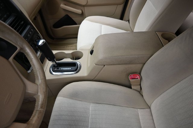 Used 2006 Ford Explorer XLT AWD/4WD image 26