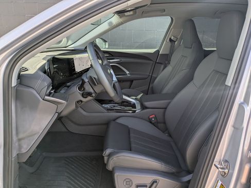 Certified 2025 Audi Q5 Premium Plus w/ Premium Plus AWD/4WD image 21