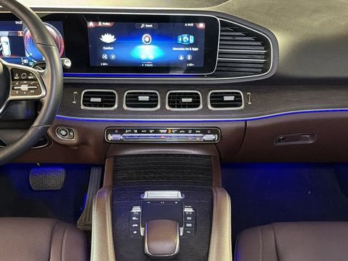 Used 2022 Mercedes-Benz GLE 350 4MATIC w/ Premium Package image 18