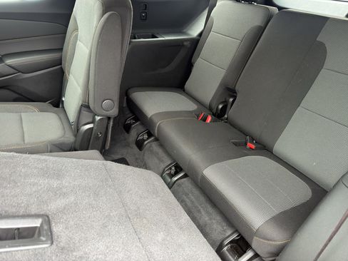 Used 2019 Chevrolet Traverse LT image 12