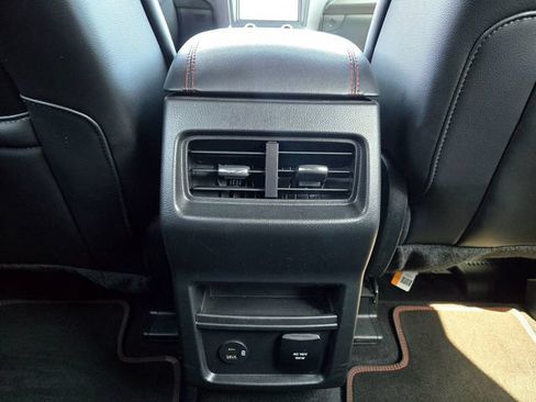 Used 2022 Ford Edge ST-Line AWD/4WD image 3