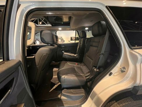 Used 2024 Toyota Sequoia Limited image 12