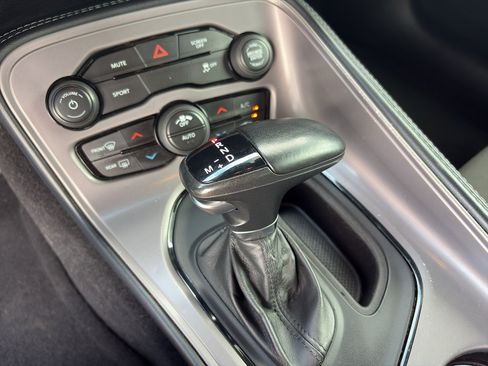 Used 2023 Dodge Challenger SXT RWD image 14