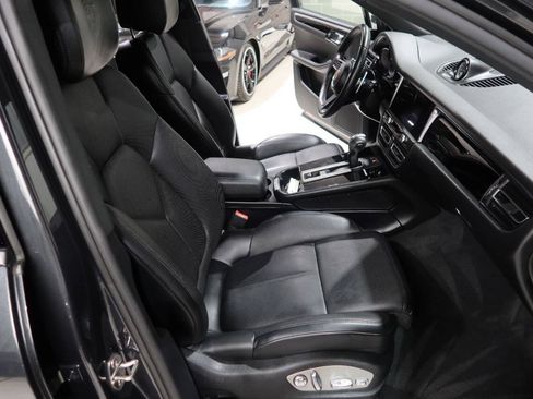 Used 2024 Porsche Macan AWD/4WD image 13