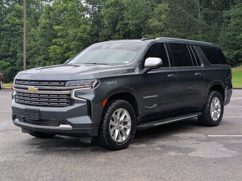 Used 2021 Chevrolet Suburban Premier w/ Premium Package 2 RWD image 5
