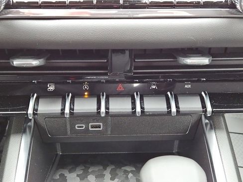 New 2026 GMC Canyon Elevation w/ Convenience Package image 37