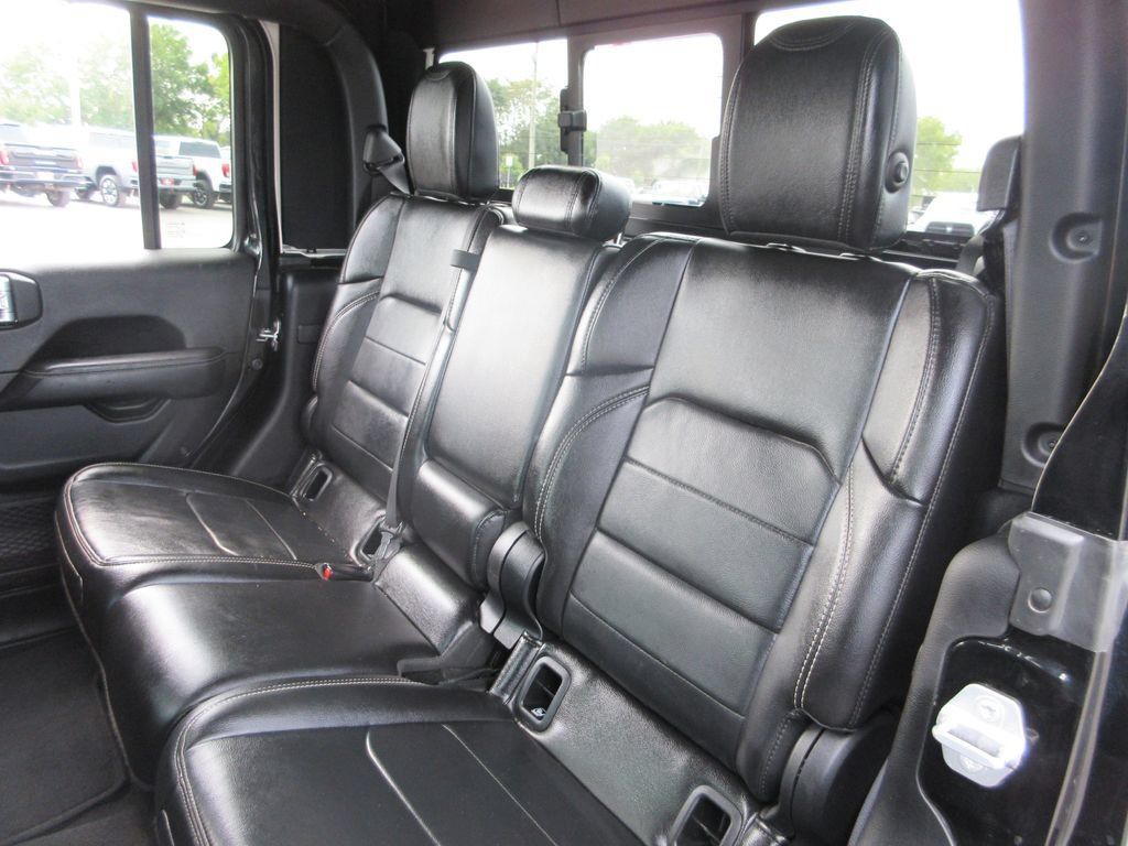 Used 2020 Jeep Gladiator Overland AWD/4WD image 20
