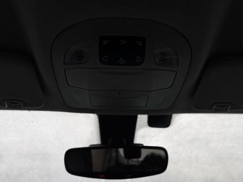 Used 2017 Chrysler Pacifica Touring-L w/ Tire & Wheel Group image 21