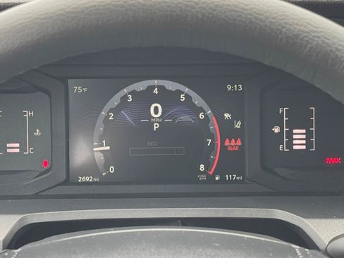 Certified 2025 Toyota Tacoma SR5 AWD/4WD image 9