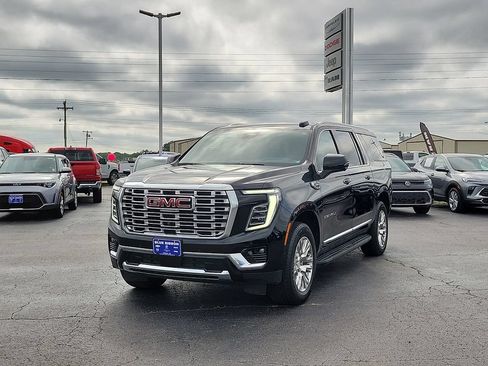 Used 2025 GMC Yukon XL Denali AWD/4WD image 2