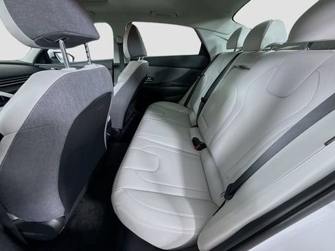 Used 2025 Hyundai Elantra Limited FWD image 26