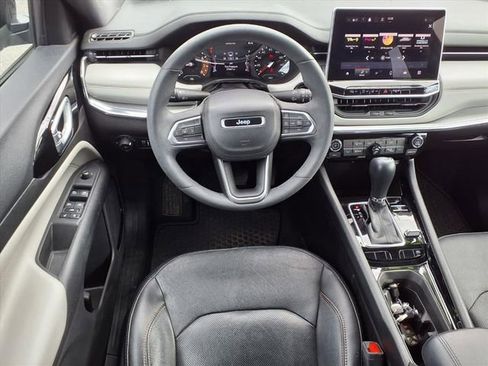 Certified 2023 Jeep Compass Limited image 11
