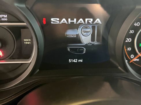 Used 2026 Jeep Wrangler Unlimited Sahara AWD/4WD image 16