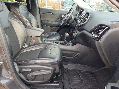 Used 2021 Jeep Cherokee Latitude Plus image 6