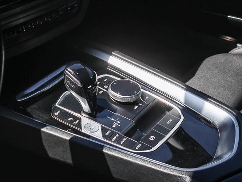 Used 2022 BMW Z4 sDrive30i w/ Convenience Package image 17