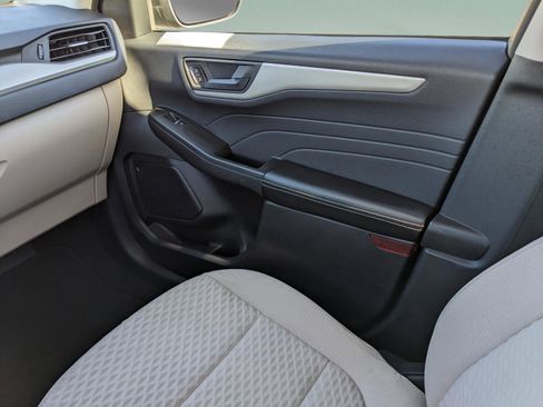 Used 2022 Ford Escape SE image 21