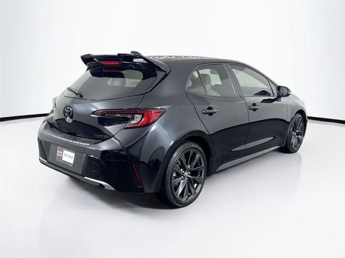 Used 2025 Toyota Corolla XSE FWD image 2