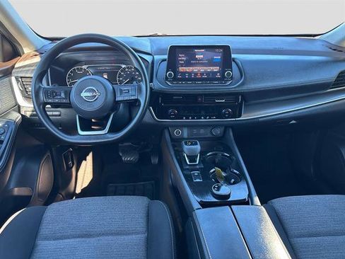 Used 2022 Nissan Rogue SV image 12