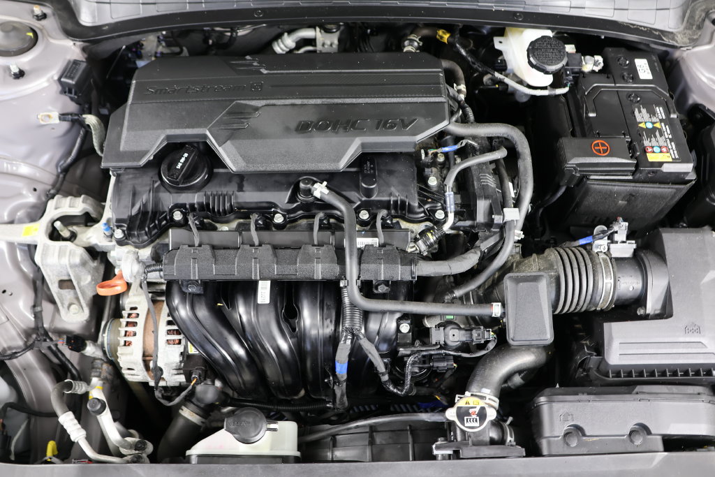 Certified 2024 Hyundai Elantra SEL FWD image 23
