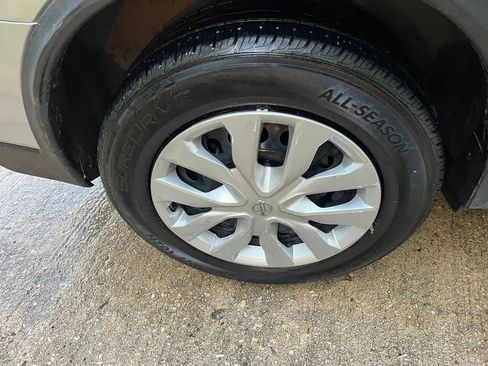 Used 2020 Nissan Rogue S image 7