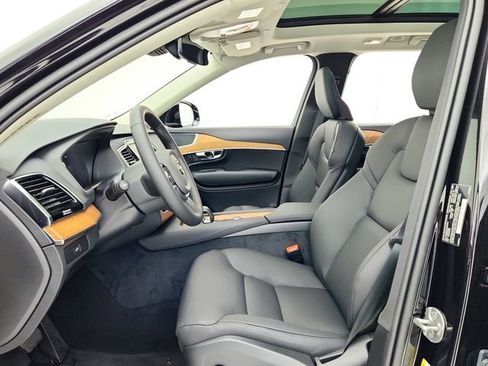 New 2025 Volvo XC90 B6 Plus w/ Protection Package Premier image 21
