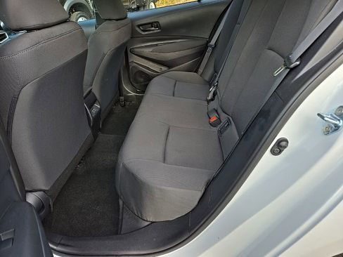 Used 2025 Toyota Corolla LE image 11