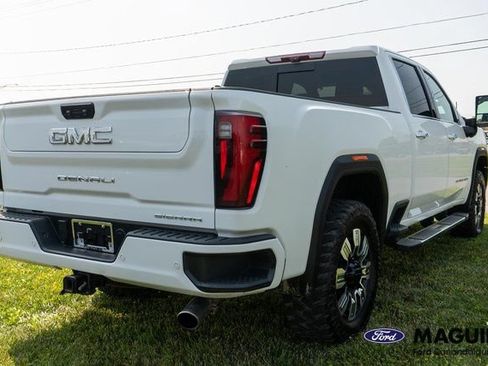 Used 2024 GMC Sierra 2500 Denali w/ Denali Reserve Package AWD/4WD image 6