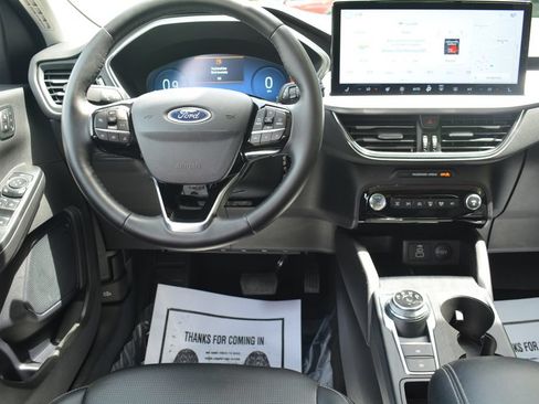 Used 2024 Ford Escape Platinum AWD/4WD image 3