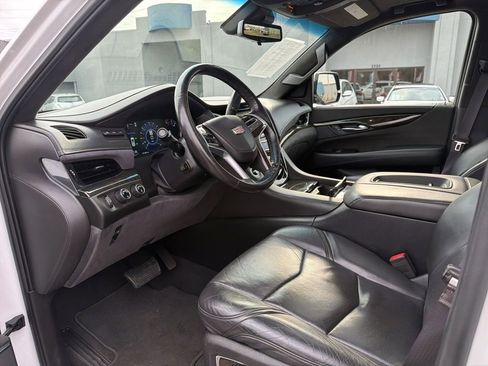 Used 2017 Cadillac Escalade ESV Platinum image 11