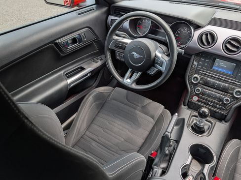 Used 2015 Ford Mustang GT RWD image 9