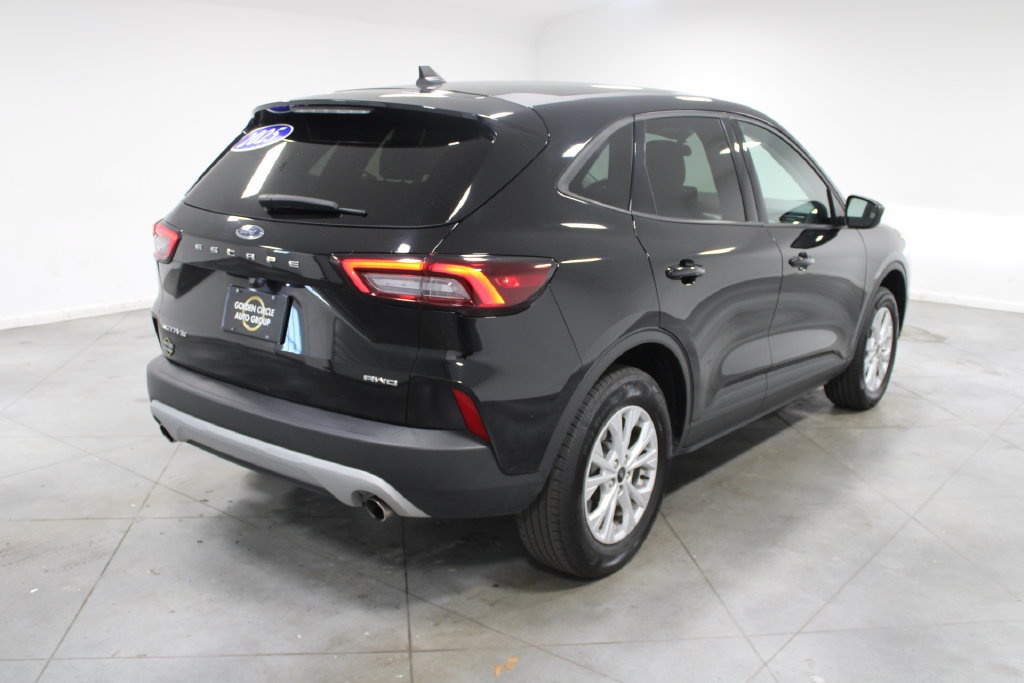 Used 2025 Ford Escape Active AWD/4WD image 9