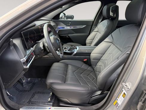 Used 2026 BMW 750e xDrive AWD/4WD image 9